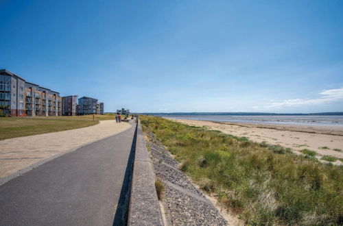 Photo 43 - Beach View - 2 Bedroom Apartment - Llanelli