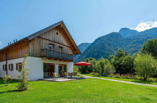 Foto 47 - Luxury Chalet in Obertraun With Pool