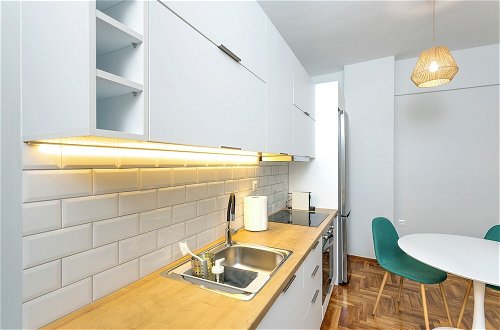 Foto 15 - Trendy 2 bedroom Apartment 5min to metro