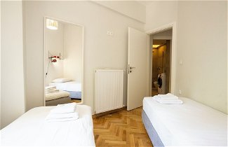 Foto 2 - Trendy 2 bedroom Apartment 5min to metro
