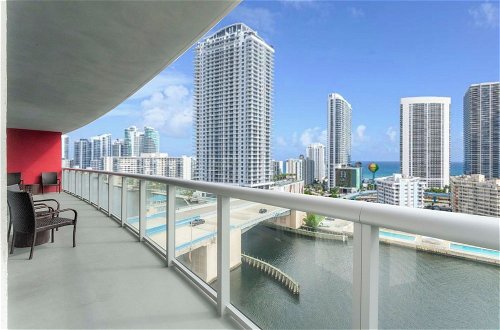 Foto 19 - Incredible Bay View 3 Bed Private Floor Apt 1101 BW Resort Miami FL