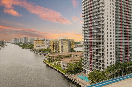 Photo 30 - Incredible Bay View 3 Bed Private Floor Apt 1101 BW Resort Miami FL