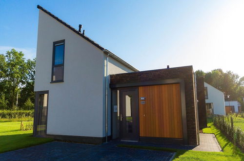 Photo 37 - Modern Villa With Large Kitchen in Limburg