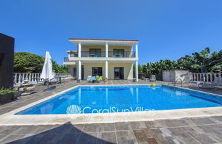 Foto 1 - Impressive Villa Exclusive Sea Caves Walk to Taverns Sleeps 11