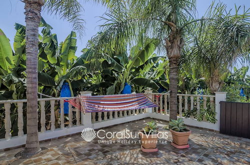 Photo 80 - Impressive Villa Exclusive Sea Caves Walk to Taverns Sleeps 11 Ref 507