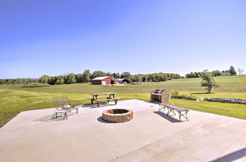 Photo 7 - Pet-friendly Countryside Cottage w/ Fire Pit