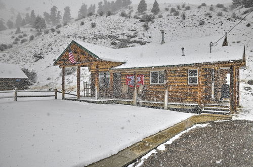 Foto 11 - Cozy Log Cabin Escape In the Heart of Creede