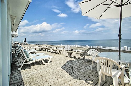 Foto 24 - Oceanfront Getaway w/ 2 Decks + Beach Access