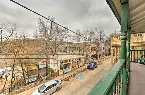 Photo 8 - Cozy Eureka Springs Cottage, Walk to Dtwn