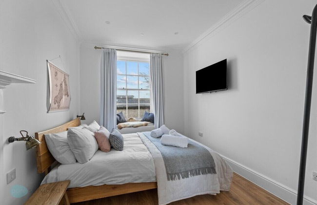 Churchill's Residence By Pureserviced - Photo 12