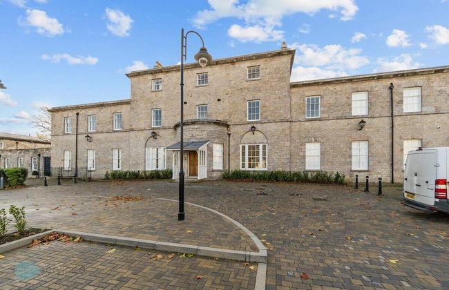 Churchill's Residence By Pureserviced - Photo 8