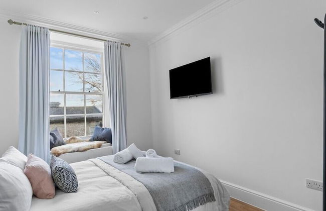 Churchill's Residence By Pureserviced - Photo 13