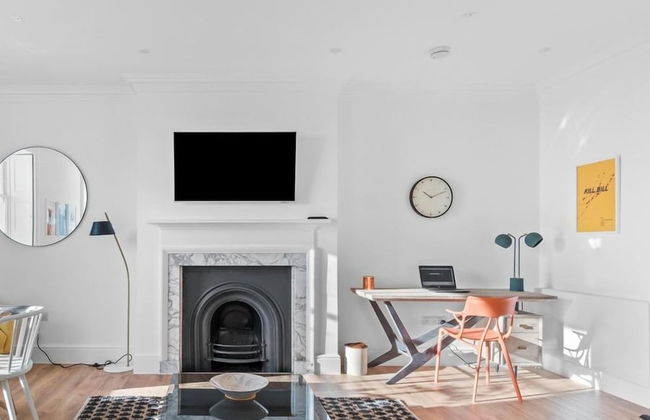 Churchill's Residence By Pureserviced - Photo 26