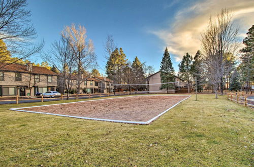 Foto 9 - Pinetop Townhome w/ Private Patio & Gas Grill