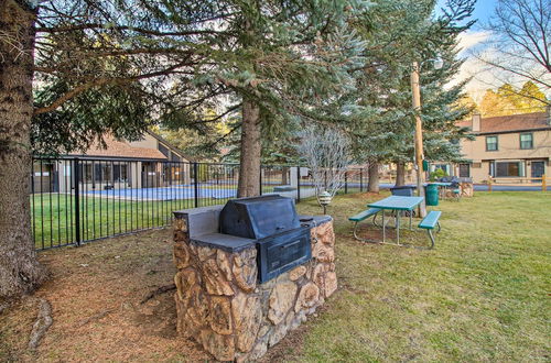 Foto 21 - Pinetop Townhome w/ Private Patio & Gas Grill