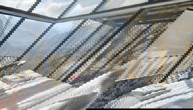 Photo 1 - Stunning Cliff-edge 2-bedroom Chalet in Karimabad