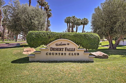 Foto 21 - Palm Desert Townhome w/ Pool Access & Golf Course