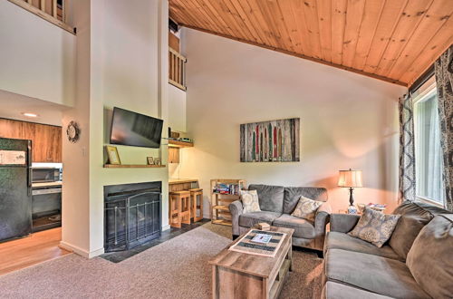 Photo 18 - Village of Loon Mtn Condo w/ Fireplace & Balcony