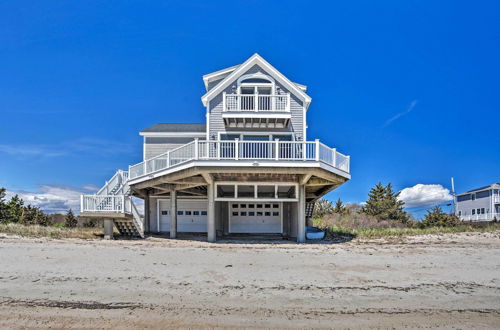 Photo 38 - Sunny Beach House Getaway - Steps From Water