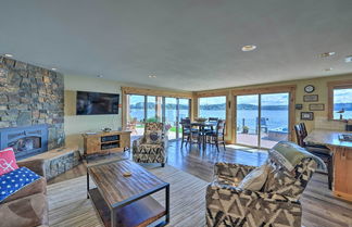 Foto 2 - Similk Bay Retreat With Deck, Fire Pit + Hot Tub