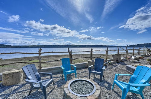 Photo 7 - Similk Bay Retreat With Deck, Fire Pit + Hot Tub