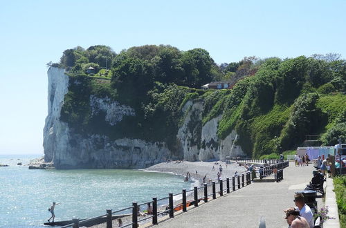 Photo 1 - 2 Bed Chalet, St Margaret's at Cliffe, South Coast