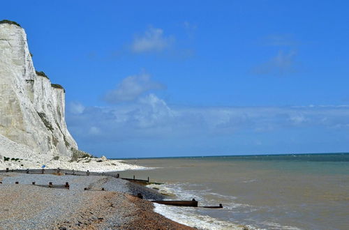 Photo 26 - 2 Bed Chalet, St Margaret's at Cliffe, South Coast