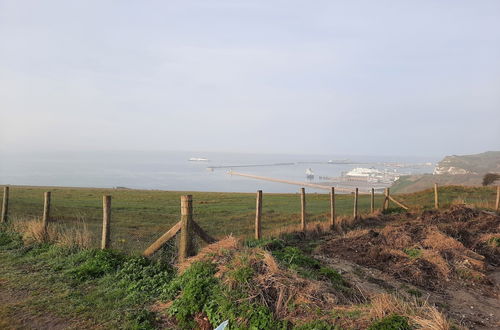 Photo 19 - 2 Bed Chalet, St Margaret's at Cliffe, South Coast