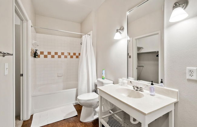 Plano Amazing 2BD 2BA Apartment - Photo 9