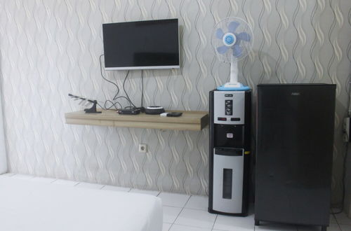 Photo 12 - Homey And Best Deal Studio Apartment At Emerald Towers