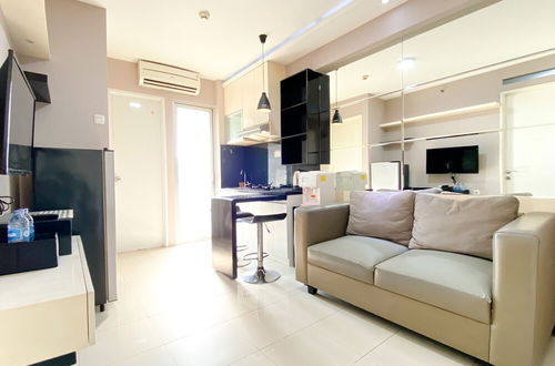 Photo 12 - Good Deal And Comfort 2Br At Bassura City Apartment