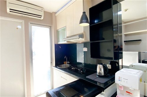 Photo 10 - Good Deal And Comfort 2Br At Bassura City Apartment