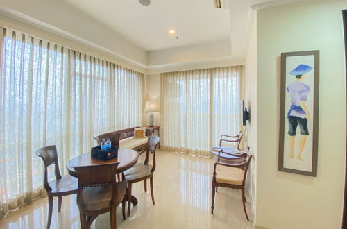 Photo 11 - Nice And Homey 2Br Apartment At Menteng Park