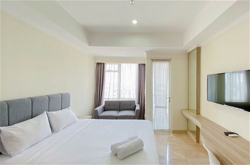 Photo 2 - Best Choice And Minimalist Studio Room Menteng Park Apartment