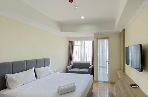 Photo 3 - Best Choice And Minimalist Studio Room Menteng Park Apartment