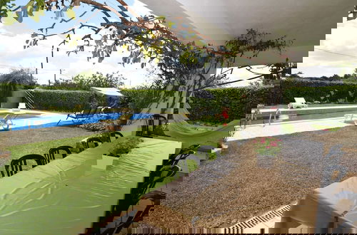 Photo 15 - Luxurious Villa With Private Swimming Pool