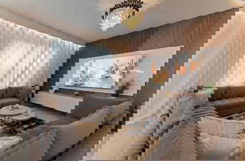 Foto 6 - Brand New Home 8 Bedrooms At Bella Vida