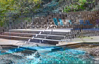 Foto 3 - Dog Friendly Romantic Mtn Getaway Hot Tub Pool