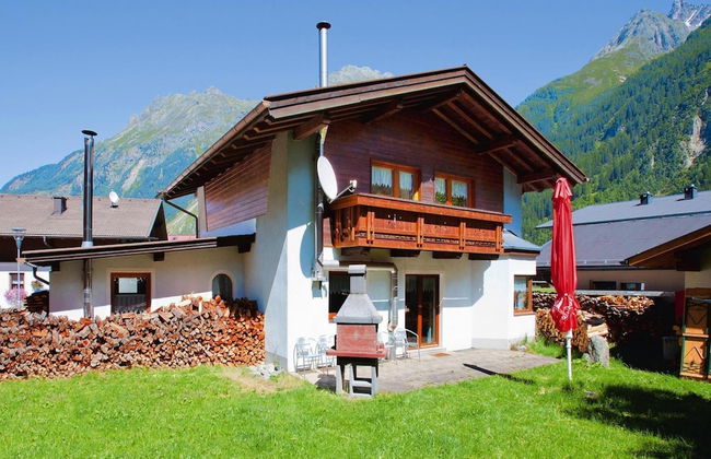 Large Holiday Home With Garden and Balcony in Otztal - Foto 1