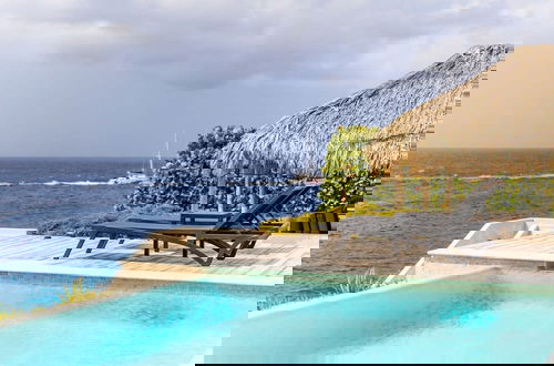 Photo 14 - Kas di So o Ocean Front Luxury Villa