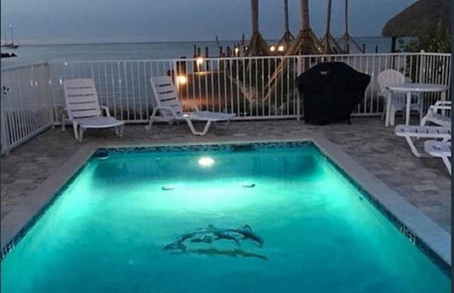 7 Waterfront 4bed 3bath Pool Home - Photo 3