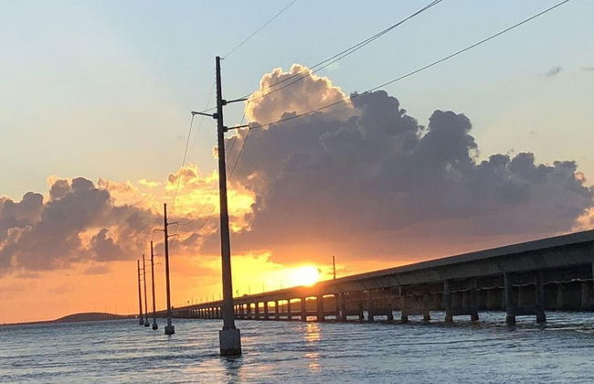 7 Waterfront 4bed 3bath Pool Home - Photo 28