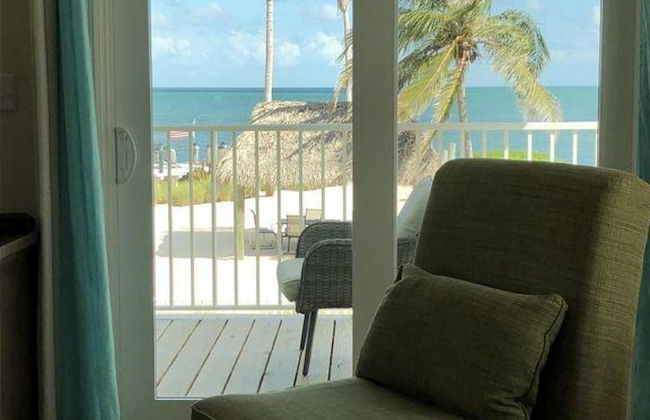 7 Waterfront 4bed 3bath Pool Home - Photo 18