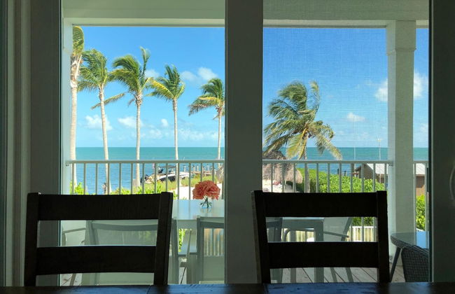 7 Waterfront 4bed 3bath Pool Home - Photo 19