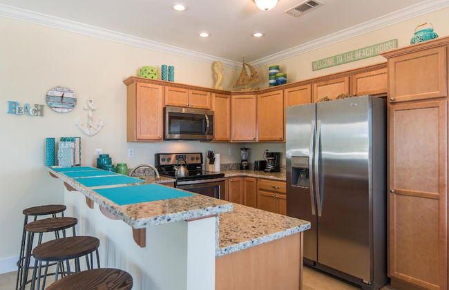 7 Waterfront 4bed 3bath Pool Home - Photo 14