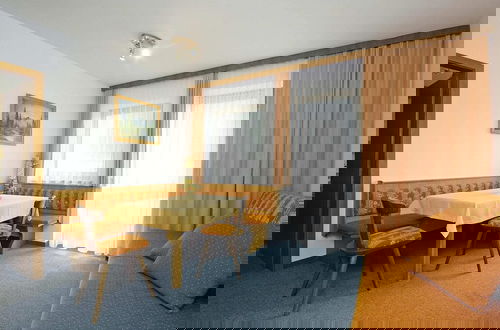 Foto 7 - Flat With Sep. Entrance