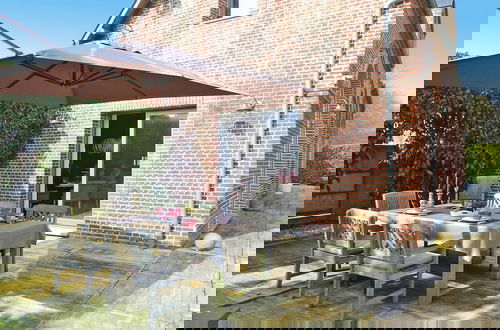 Foto 10 - Architectural Villa Near the Coast, Sainte-colombe