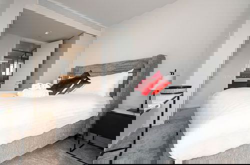 Foto 2 - Fabulous Two-bedroom Apartment Next to the River