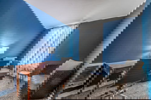 Photo 3 - Blue Hideaway