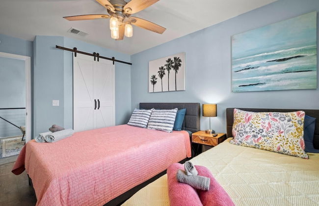 Twin Palms Beach House - Pool Hottub Game Room - Foto 45